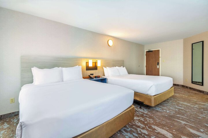 Room 43 of 70