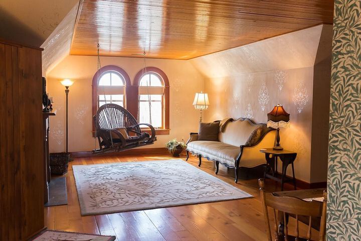 Round Barn Farm B & B Event Center