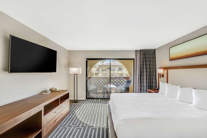 Room 32 of 146