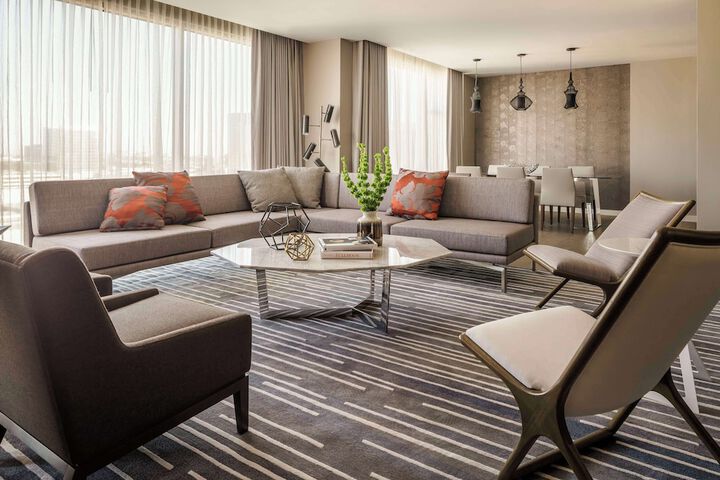 Hyatt Regency Houston / Galleria