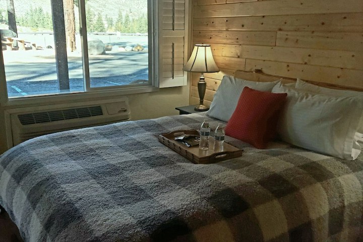 Room 6 of 17