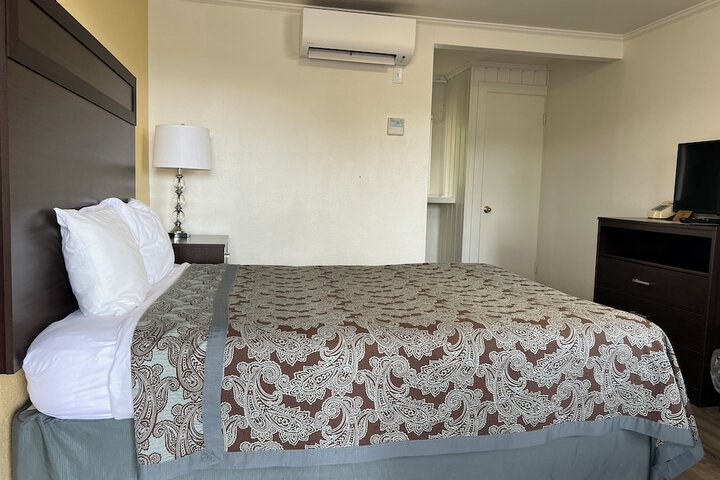 Room 115 of 143