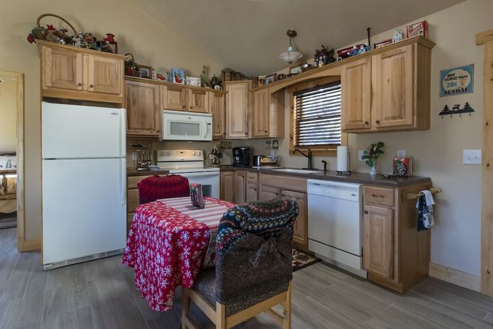 Calhoun House Inn & Suites