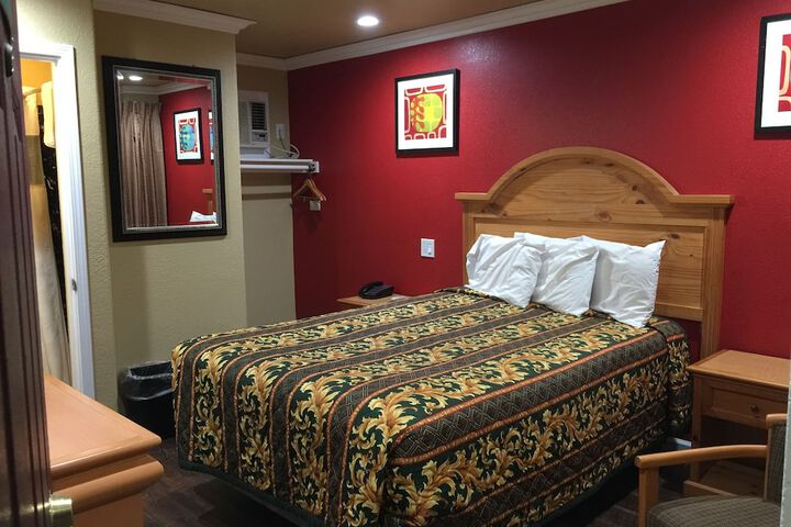 Room 21 of 43