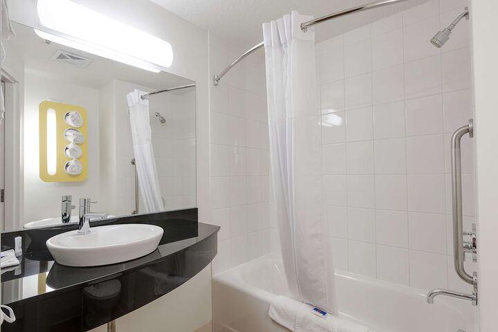 Motel 6 Brandon MB