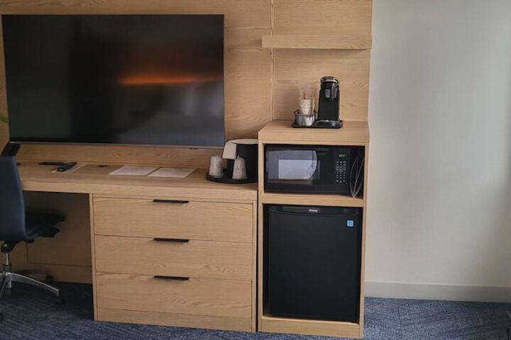 Room 28 of 44