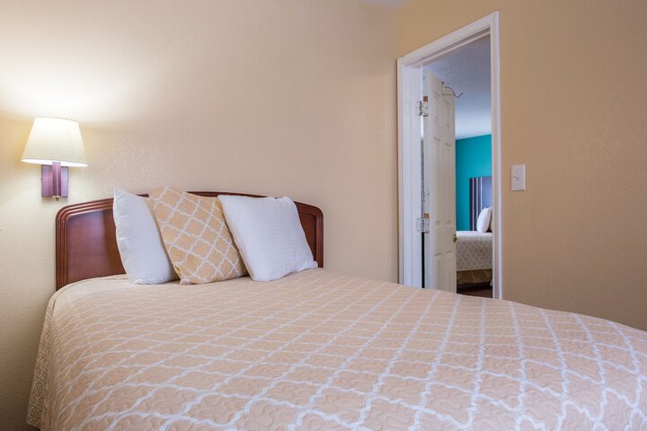 Room 21 of 35