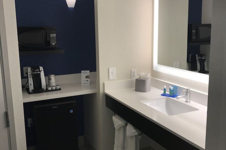 Holiday Inn Express Hotel & Suites Tracy by IHG