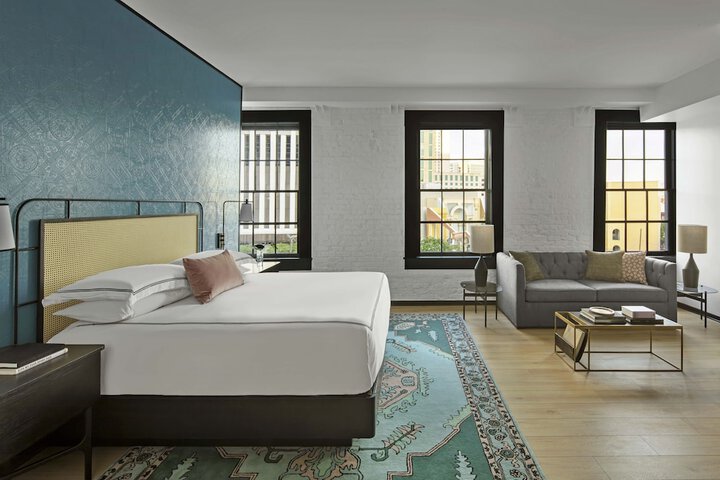 Room 21 of 150