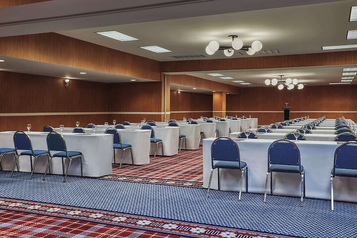 Graduate by Hilton Lincoln