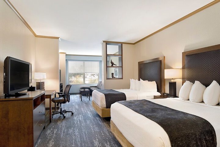 Clubhouse Hotel & Suites Pierre