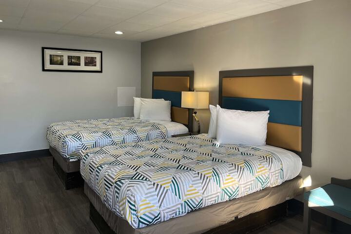 Room 12 of 16