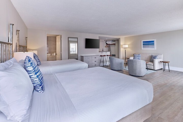 Henlopen Oceanfront Hotel