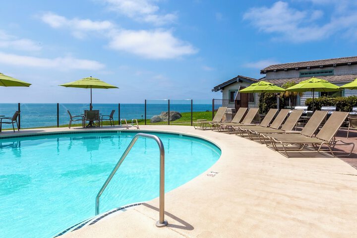 Wave Crest Resort