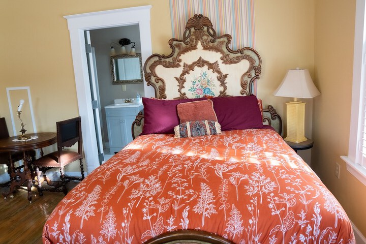 Room 116 of 271