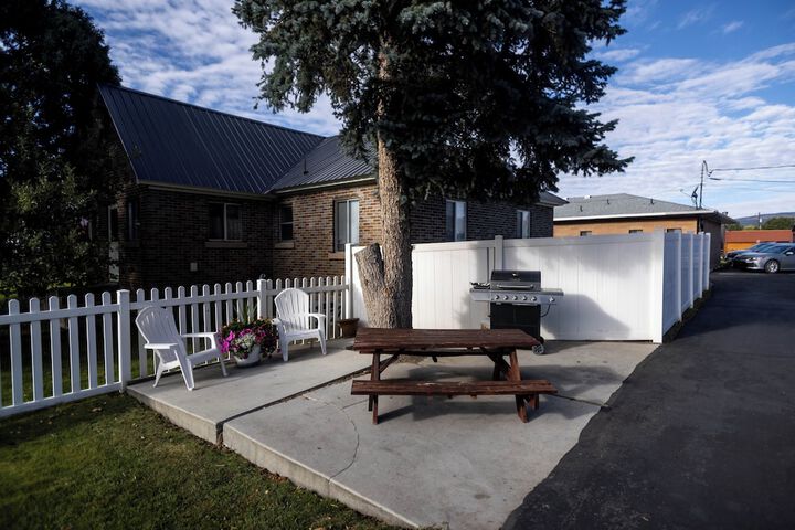 Blue Pine Motel