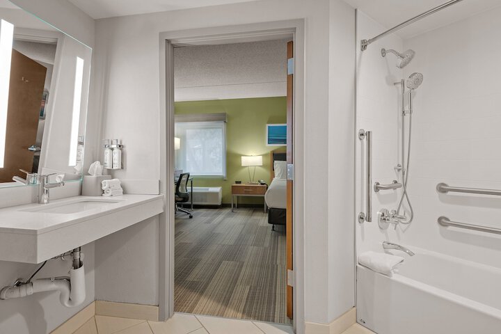 Room 62 of 90