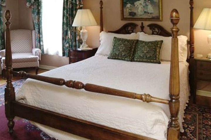 Montague Inn