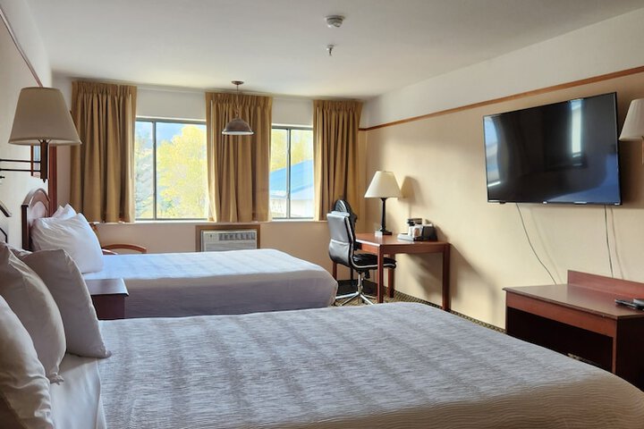 Luxury Inn & Suites