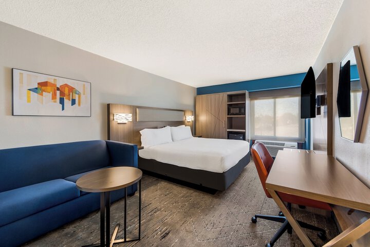 Holiday Inn Express Hampton - Coliseum Central by IHG