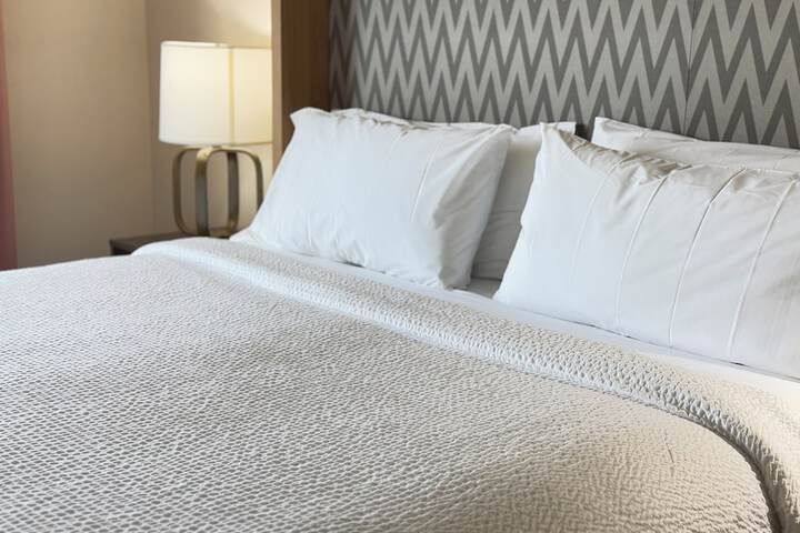 Holiday Inn & Suites Fayetteville W-Fort Bragg Area by IHG
