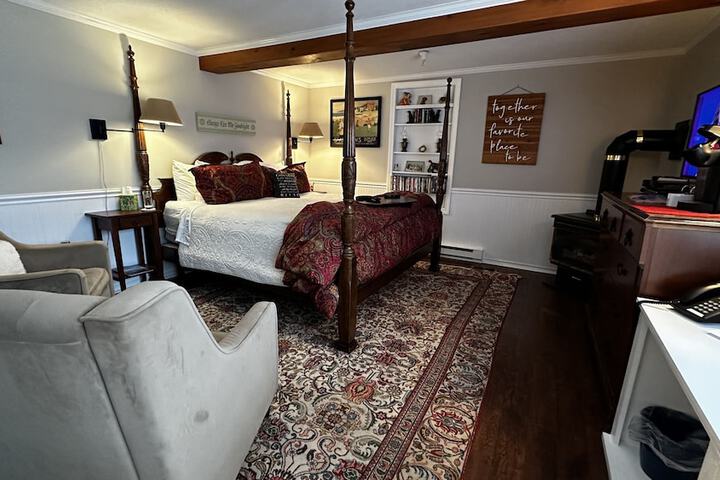 Room 51 of 200