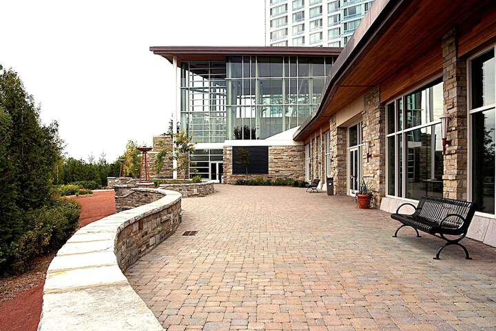 Hotel 2 of 165