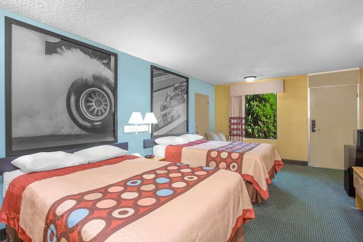 Room 8 of 13