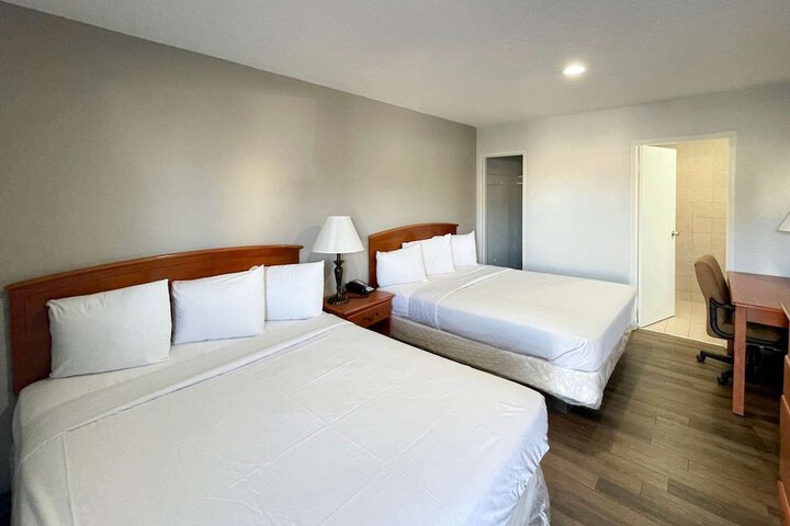 Room 9 of 15