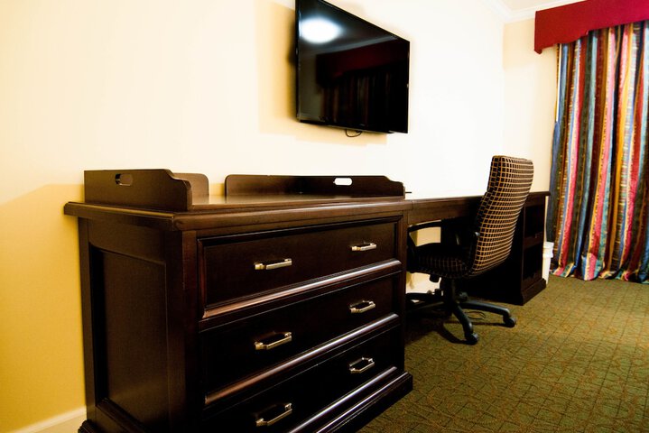 Room 8 of 25