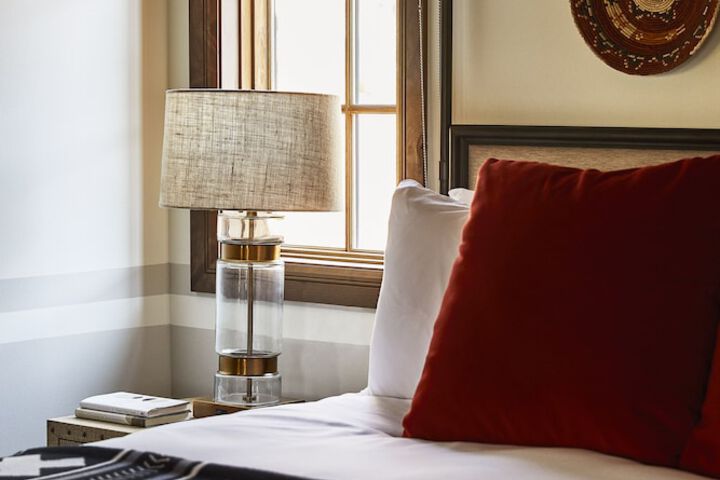 Bishops Lodge Auberge Collection