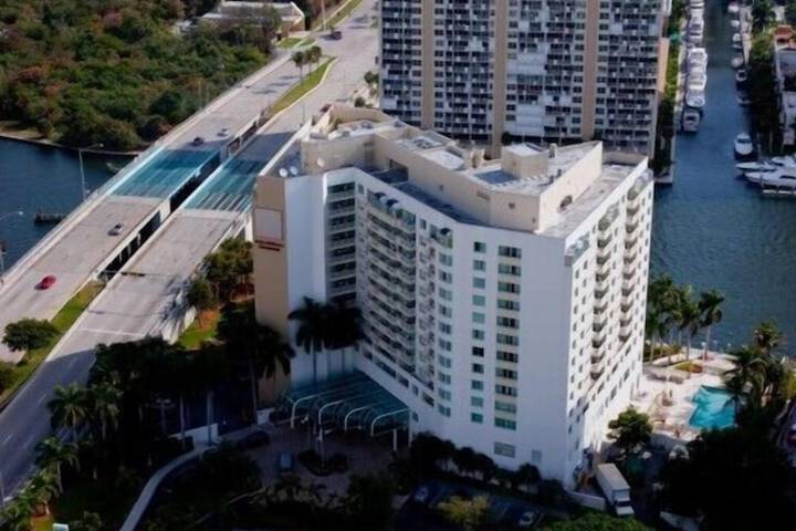 Hotel 5 of 70