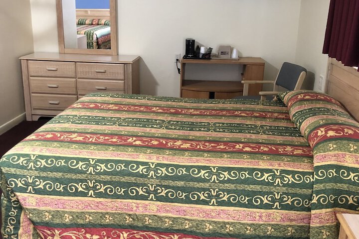 Room 16 of 37
