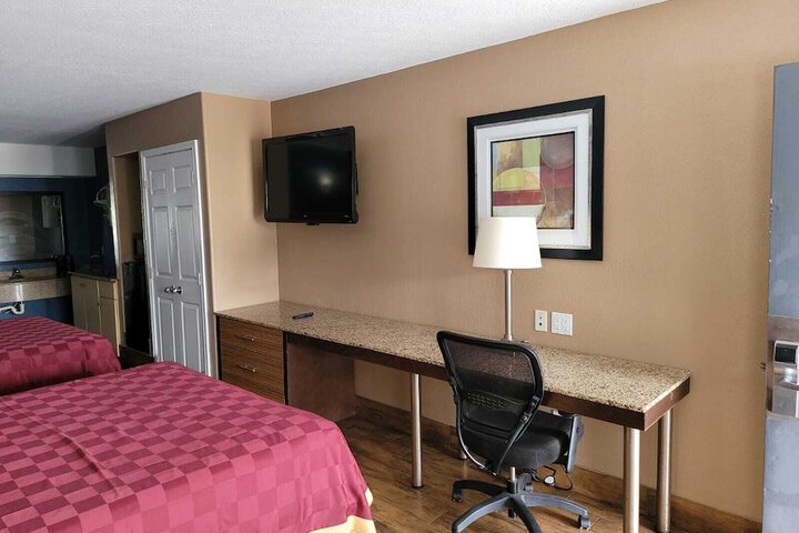 Room 72 of 83