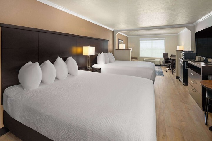 Ramada by Wyndham Moses Lake
