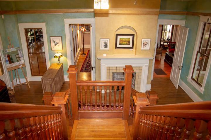 Oakland Manor House