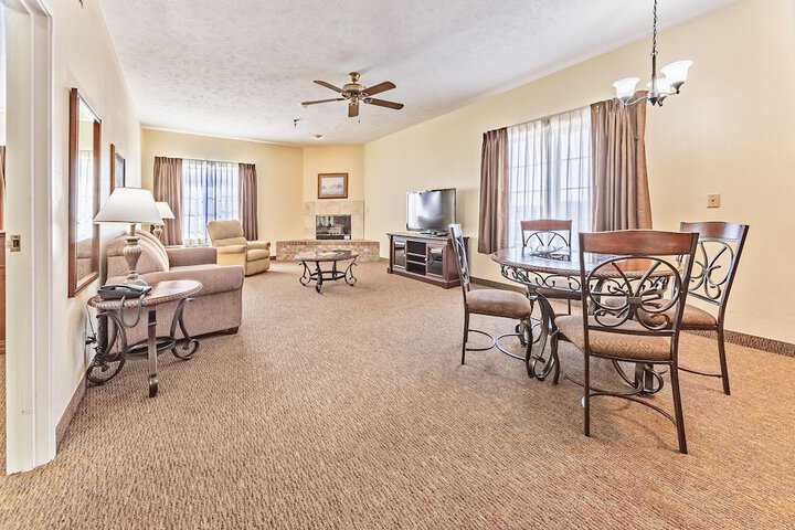 Room 10 of 28