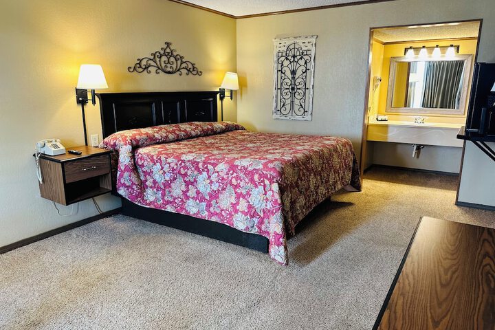 Room 18 of 26