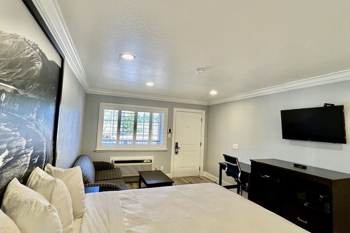 Room 73 of 152
