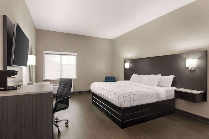 Room 26 of 39