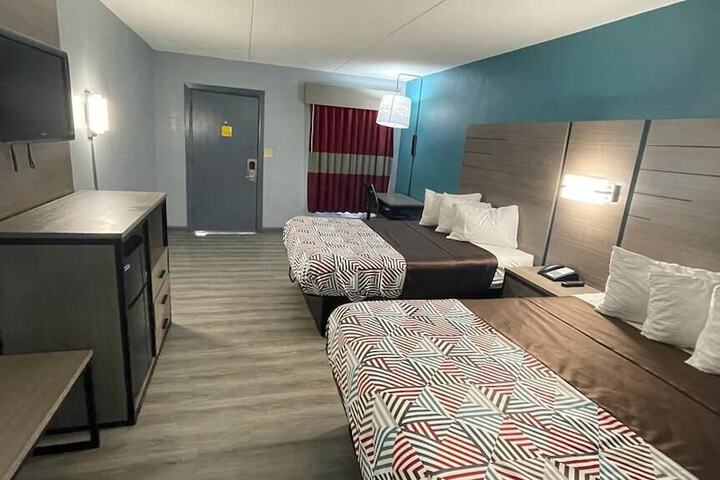 Room 12 of 22