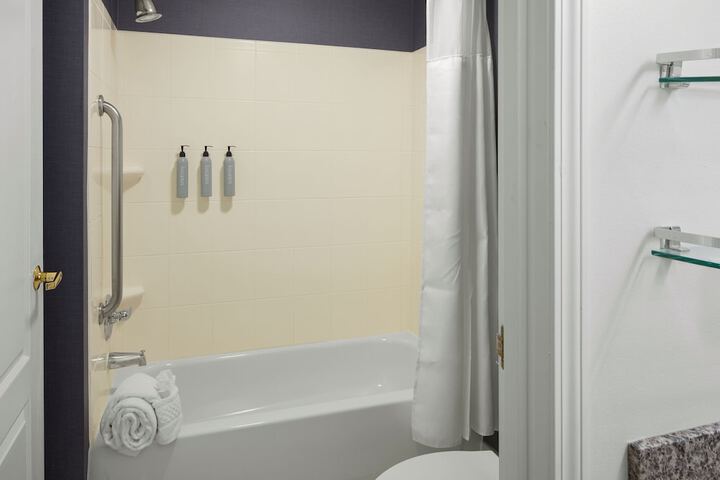 Room 34 of 49