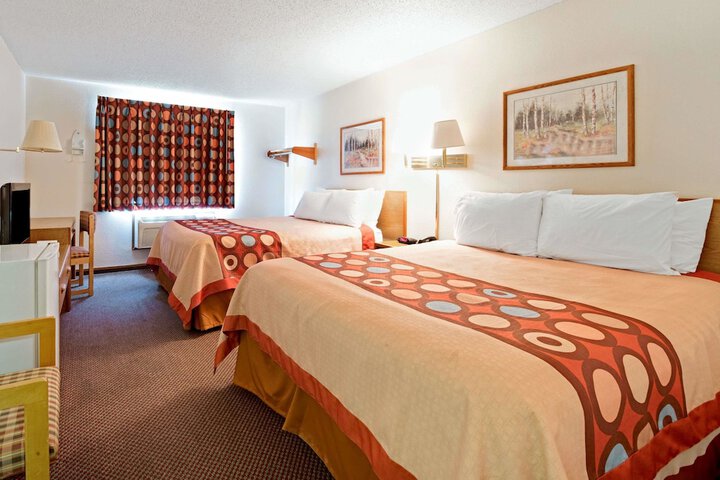 Room 8 of 14