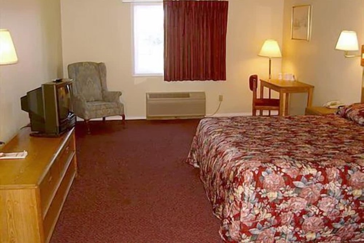 Travelers Inn