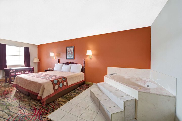Room 4 of 11