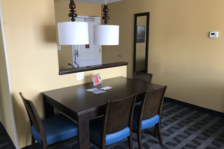 Room 30 of 69