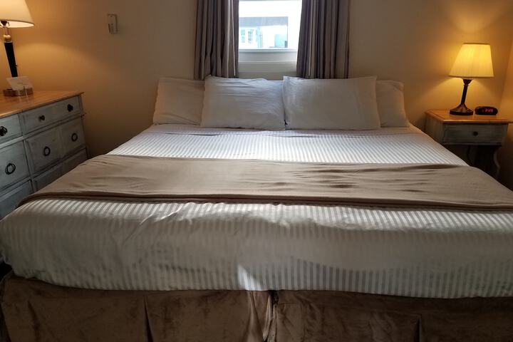 Room 34 of 82