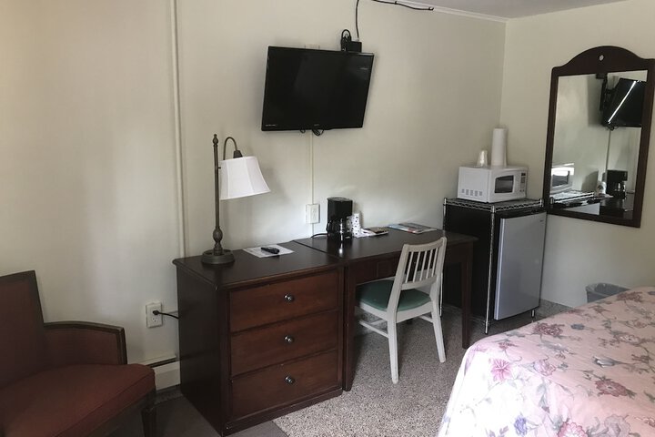 Room 70 of 98
