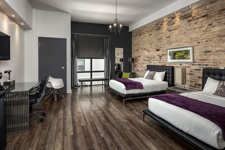 Room 10 of 31