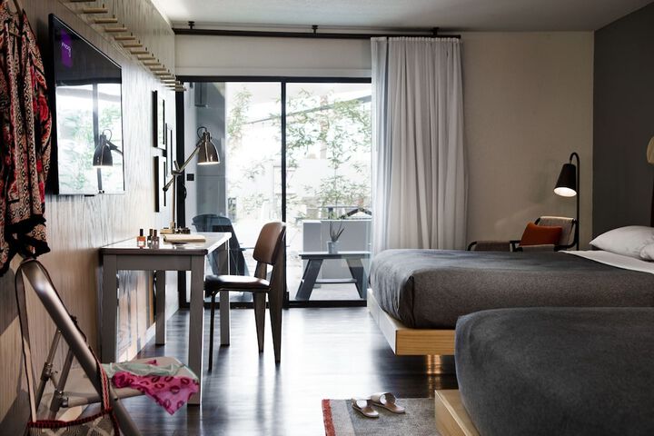 Room 43 of 80